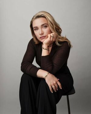 Florence Pugh Nude Photos photo 40