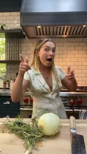 Florence Pugh Nude Photos photo 54