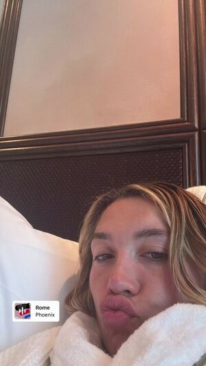 Florence Pugh Nude Photos photo 68