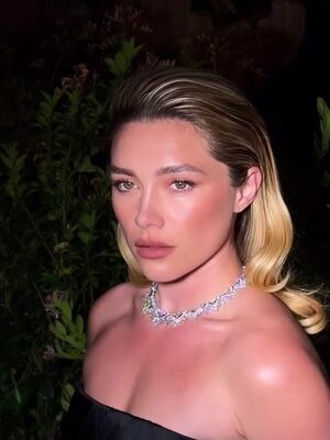 Florence Pugh Nude Photos photo 69