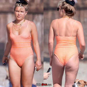 Florence Pugh Nude Photos photo 135
