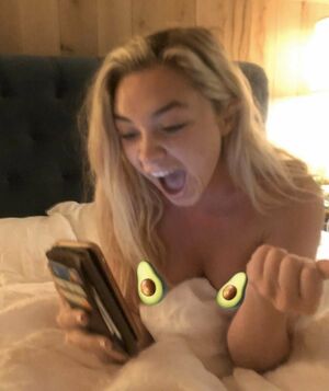 Florence Pugh Nude Photos photo 255