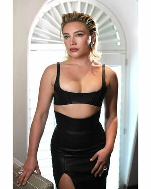 Florence Pugh Nude Photos photo 276