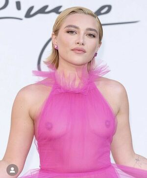 Florence Pugh Nude Photos photo 295