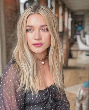 Florence Pugh Nude Photos photo 298