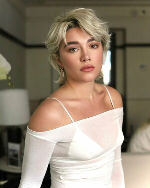 Florence Pugh Nude Photos photo 299