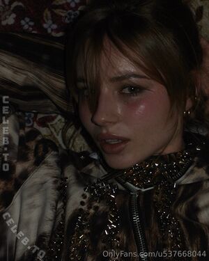 Elizabeth Vasilenko Nude Photos photo 24