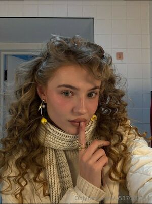 Elizabeth Vasilenko Nude Photos photo 43