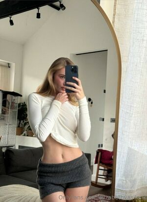Elizabeth Vasilenko Nude Photos photo 290