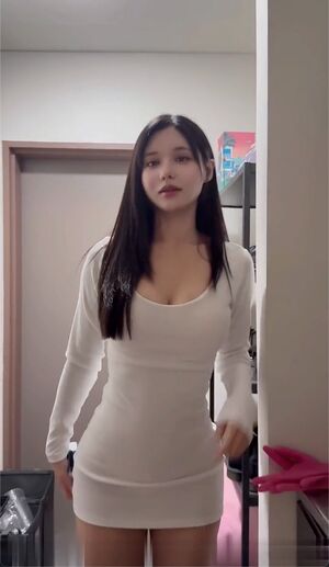 Seo Ahn Nude Photos photo 36