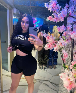 Mamigianyy Nude Photos photo 29