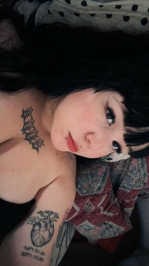 Biatrois Nude Photos photo 4