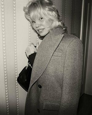 Pamela Anderson Nude Photos photo 81