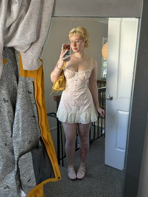 Luvliii Nude Photos photo 32