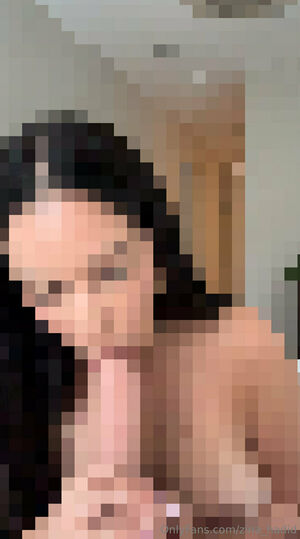 Zina Hadid Nude Photos photo 31