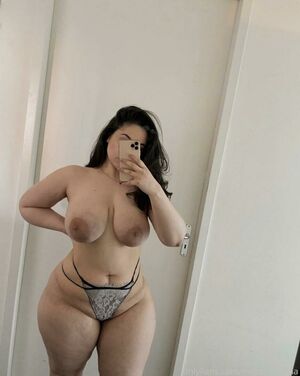 Zina Hadid Nude Photos photo 249