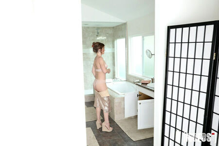 Rosalyn Sphinx Nude Photos photo 3