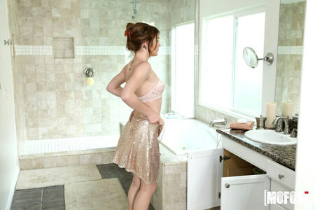 Rosalyn Sphinx Nude Photos photo 12