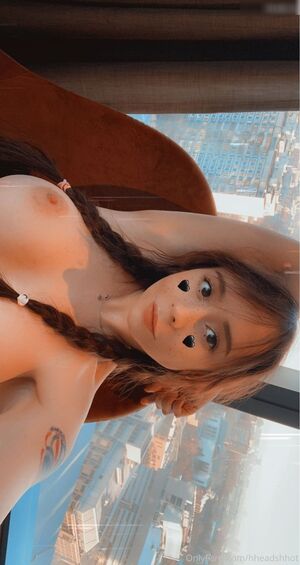 Alice Bong Nude Photos photo 97