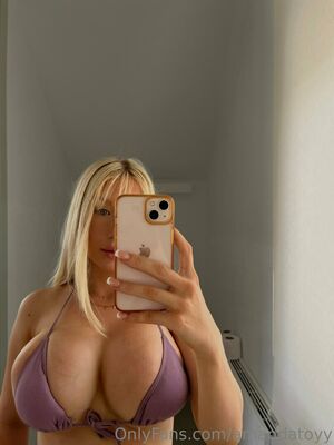 Amandatoyy Nude Photos photo 32