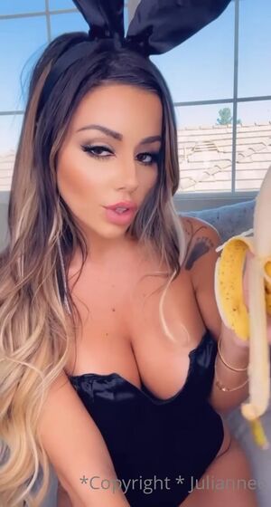 Juli Annee Nude Photos photo 288
