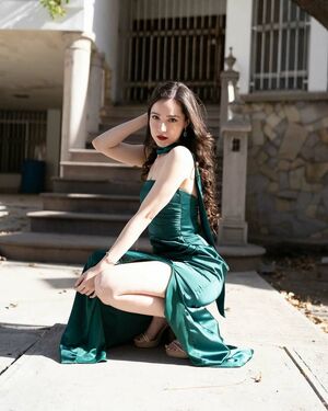 Essaere Nude Photos photo 2
