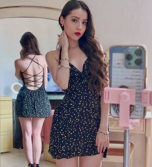 Essaere Nude Photos photo 9