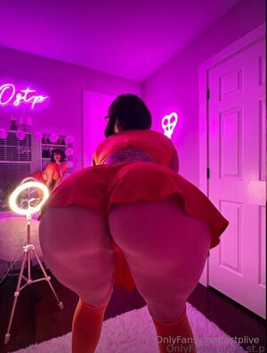 Olivia Stpierre Nude Photos photo 11