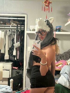 JadeLavoie Nude Photos photo 2