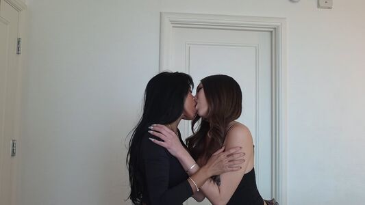 Ember Snow Nude Photos photo 160