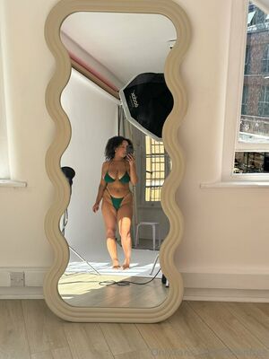 Feelinfree Nude Photos photo 1