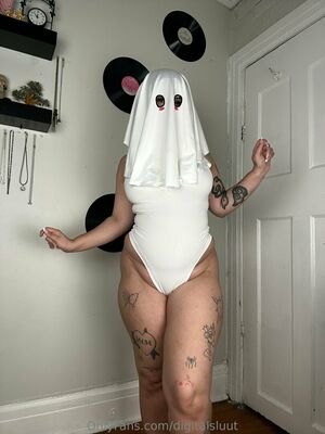 Digitalsluut Nude Photos photo 8