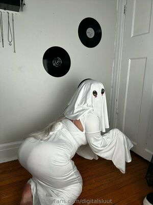 Digitalsluut Nude Photos photo 30
