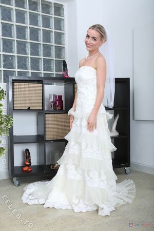 Emily Belle Nude Photos photo 15