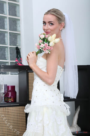 Emily Belle Nude Photos photo 22