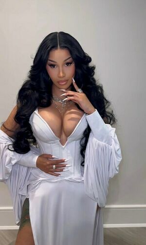 Cardi B Nude Photos photo 1