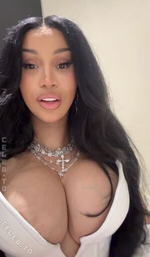 Cardi B Nude Photos photo 3