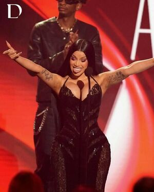 Cardi B Nude Photos photo 5