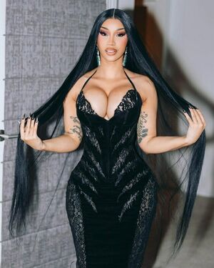 Cardi B Nude Photos photo 12