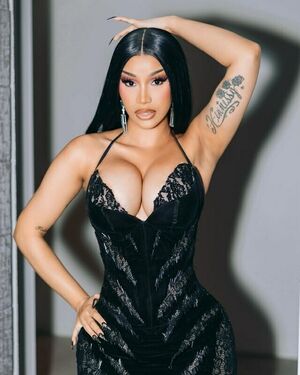 Cardi B Nude Photos photo 13