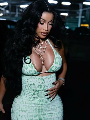Cardi B Nude Photos photo 20