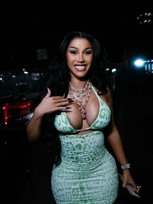 Cardi B Nude Photos photo 21