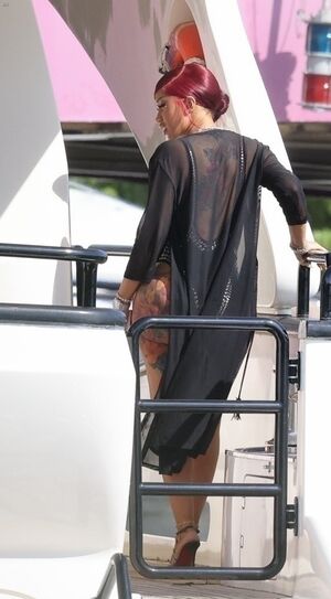Cardi B Nude Photos photo 290