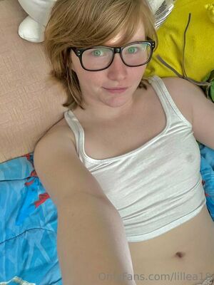 Lillea18 Nude Photos photo 9