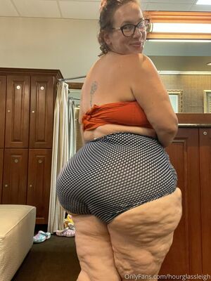 Hourglassleigh Nude Photos photo 7