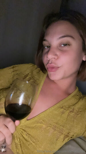 Valennmadanes Nude Photos photo 6
