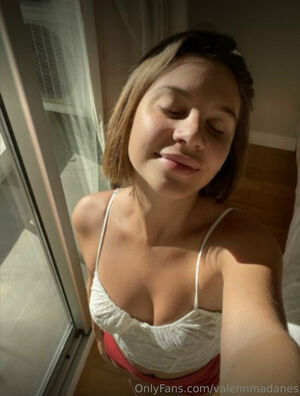 Valennmadanes Nude Photos photo 12