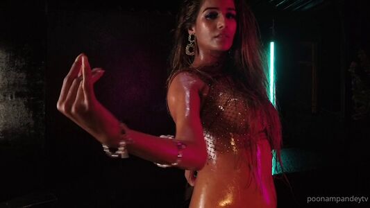 Poonam Pandey Nude Photos photo 288