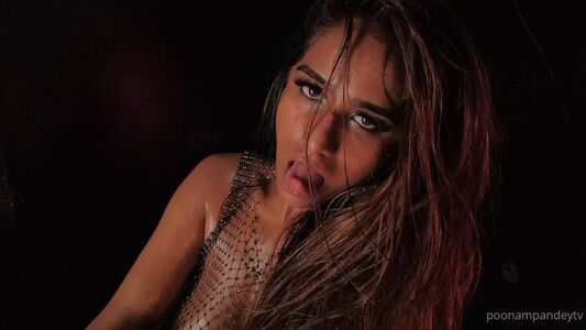 Poonam Pandey Nude Photos photo 300