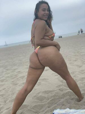 Carmela Clutch Nude Photos photo 29